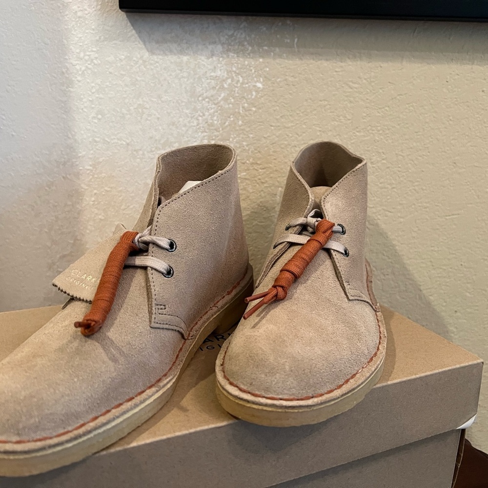 Clarks Men's Chukka Boots - Beige and Brown
